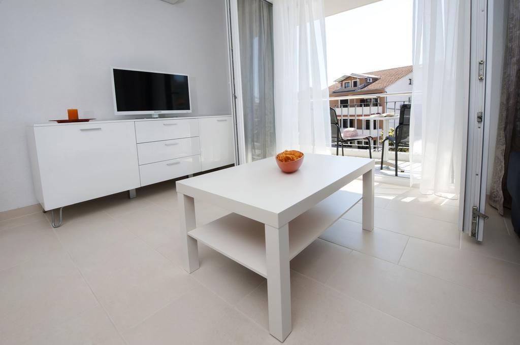 Apartments Anamar روفينج الغرفة الصورة